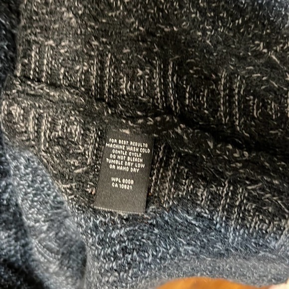 Powder River Outfitters size medium black and gray fringe detail sweater - Picture 5 of 6